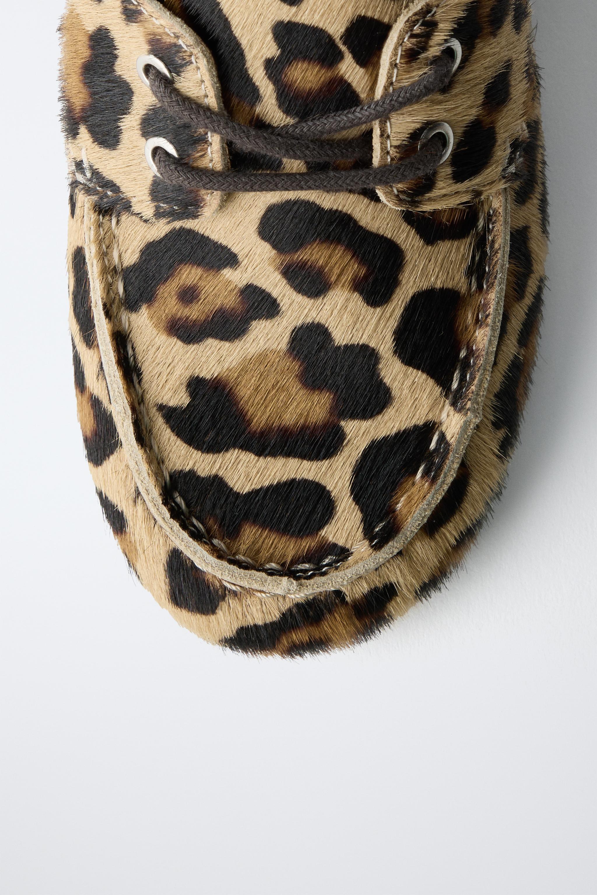 LEOPARD PRINT LEATHER DECK SHOES